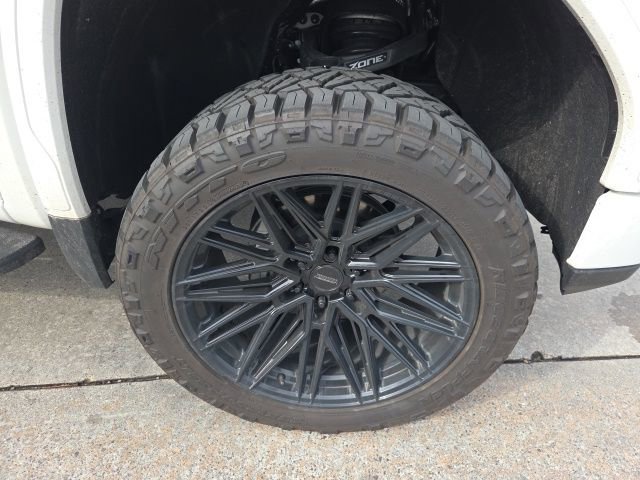 Used 2025 GMC Sierra 1500 AT4 w/ AT4 Premium Package image 8