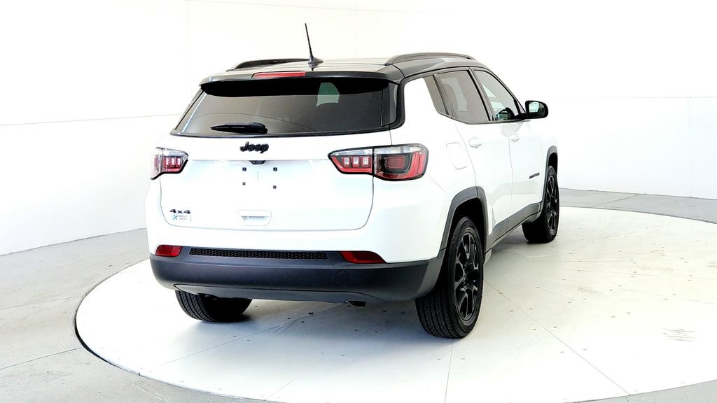 Used 2023 Jeep Compass Latitude w/ Sun and Sound Group AWD/4WD image 5