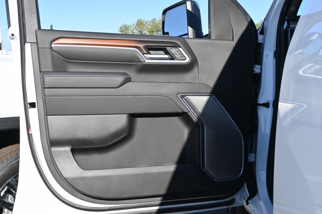 Certified 2025 GMC Sierra 2500 Denali AWD/4WD image 19