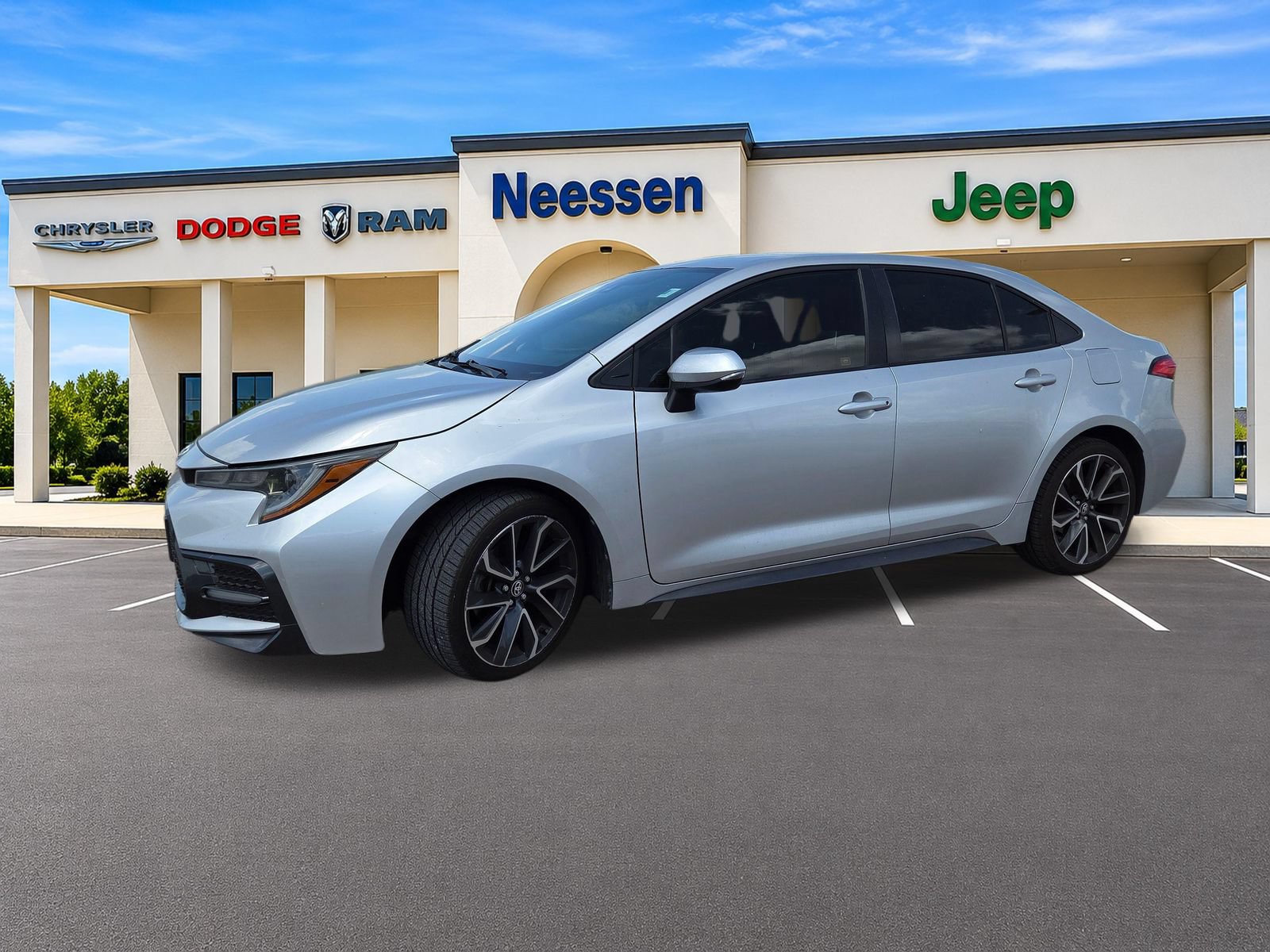 Used 2020 Toyota Corolla SE FWD image 3