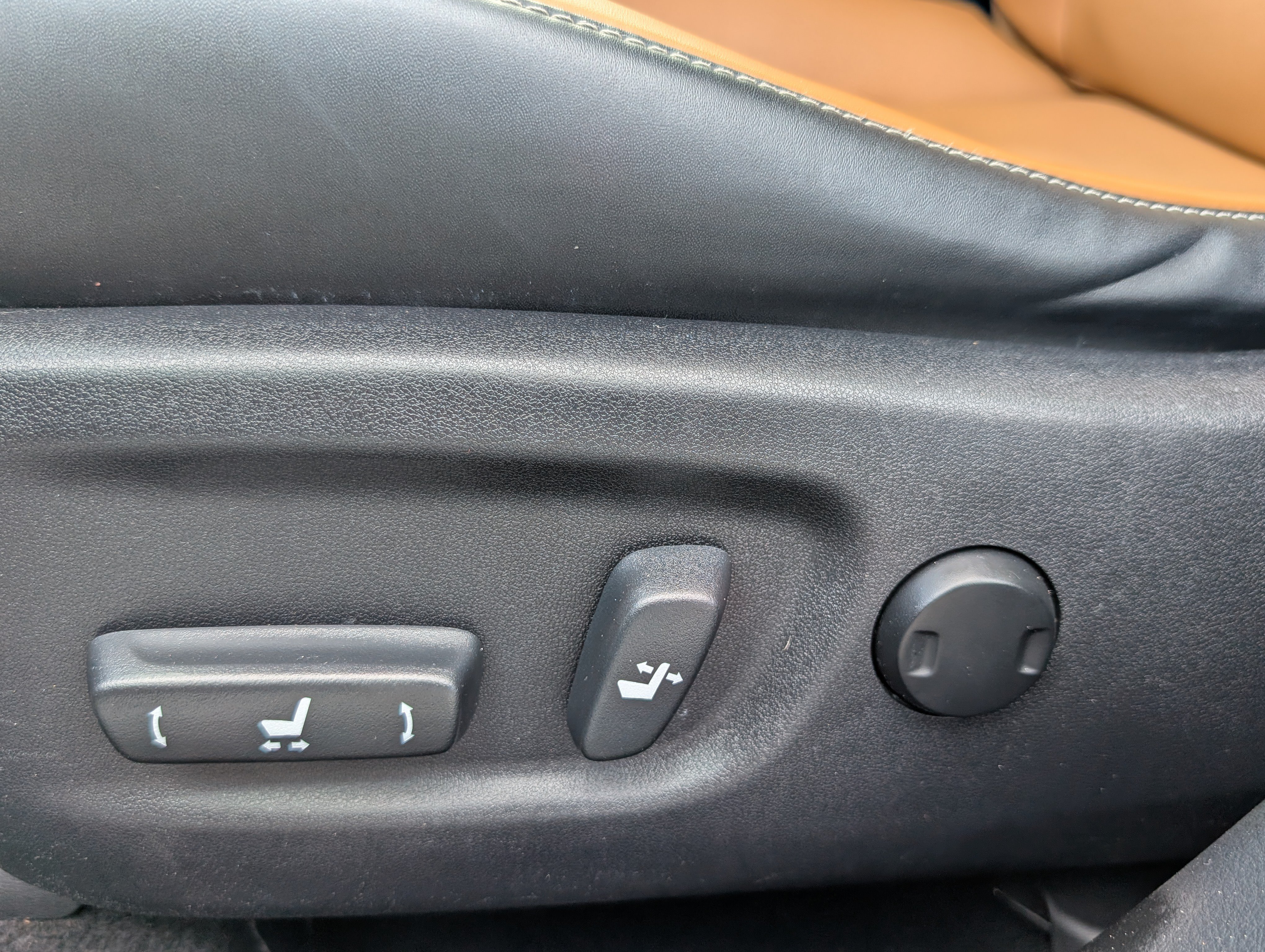 Used 2015 Lexus CT 200h w/ Navigation Package FWD image 19