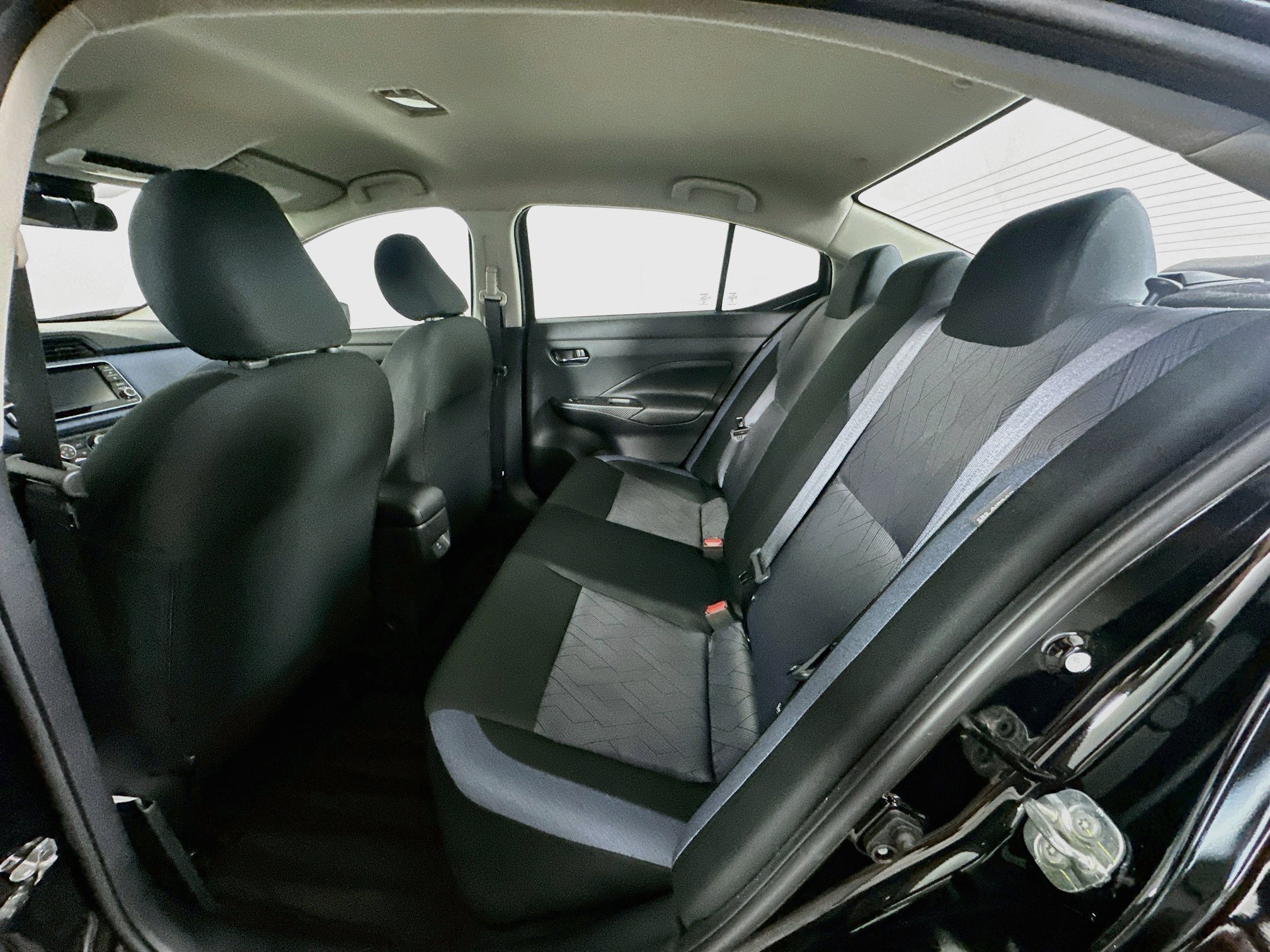 Used 2025 Nissan Versa SV FWD image 26