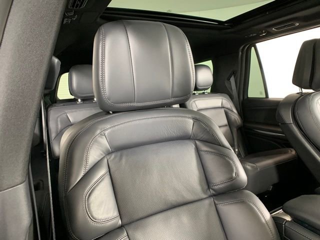 New 2025 Lincoln Navigator Reserve w/ Jet Appearance Package image 24
