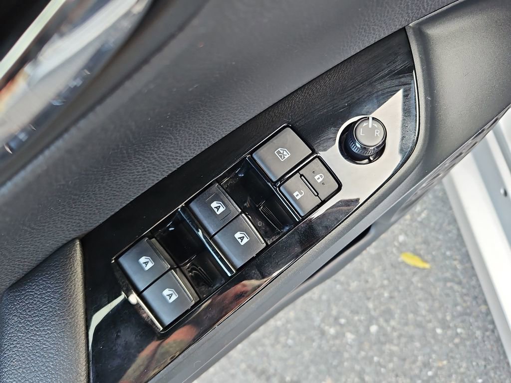 Used 2018 Toyota Prius Two image 24