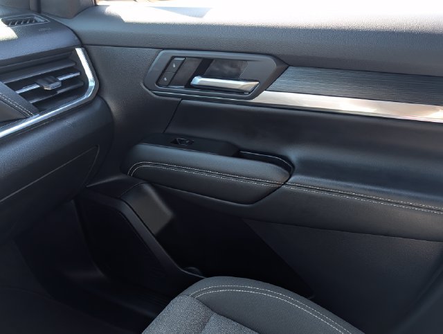 Used 2025 GMC Terrain Elevation AWD/4WD image 23