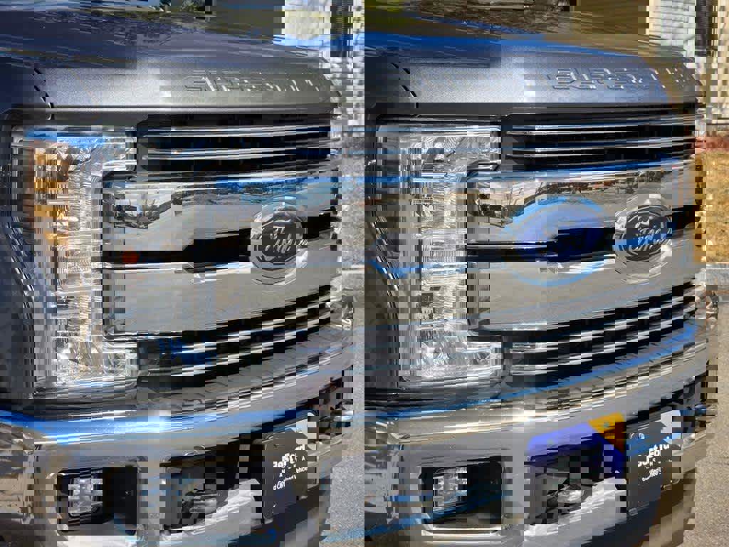 Used 2019 Ford F250 Lariat w/ Chrome Package image 13