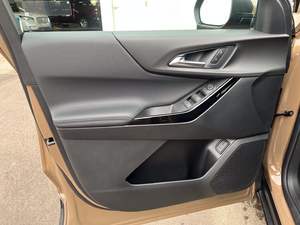New 2027 Chevrolet Equinox LT w/ Convenience Package II AWD/4WD image 10