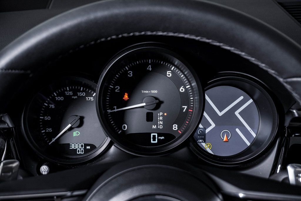 Certified 2025 Porsche Macan image 21