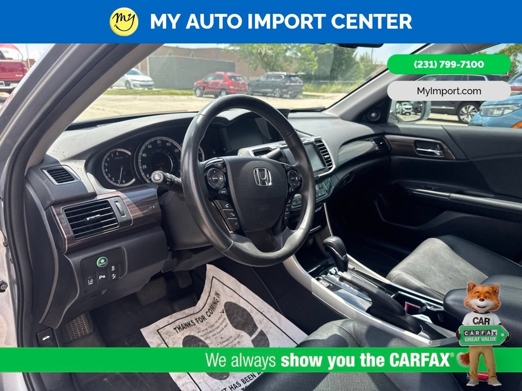 Used 2017 Honda Accord Touring image 8