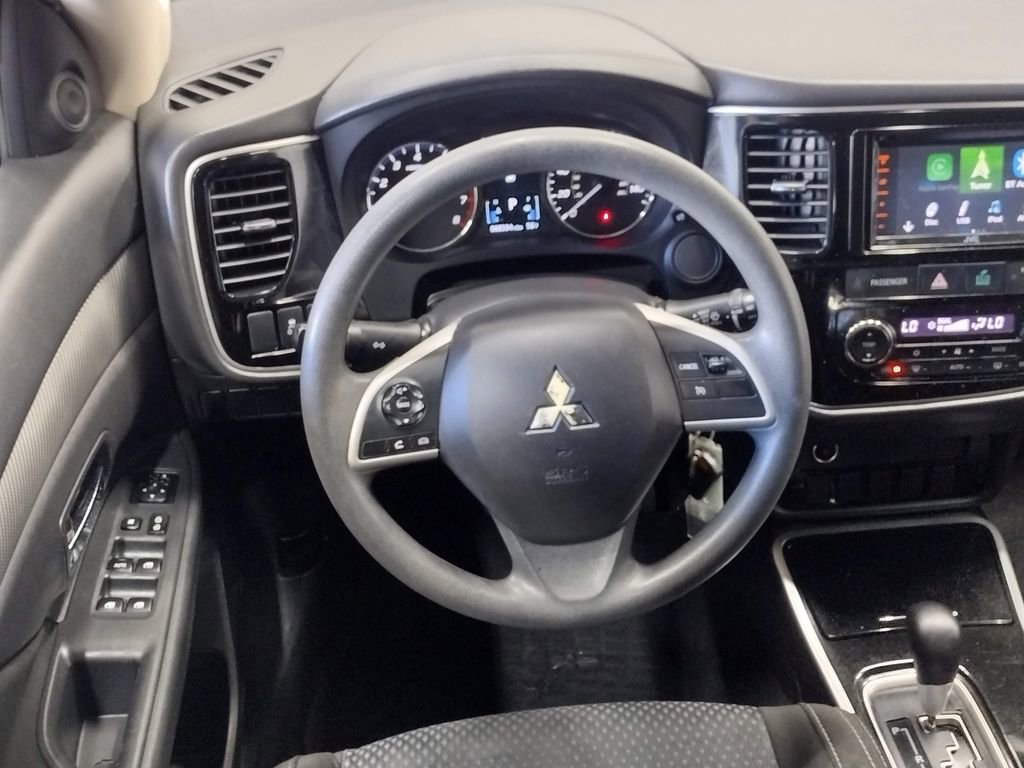 Used 2018 Mitsubishi Outlander ES image 34