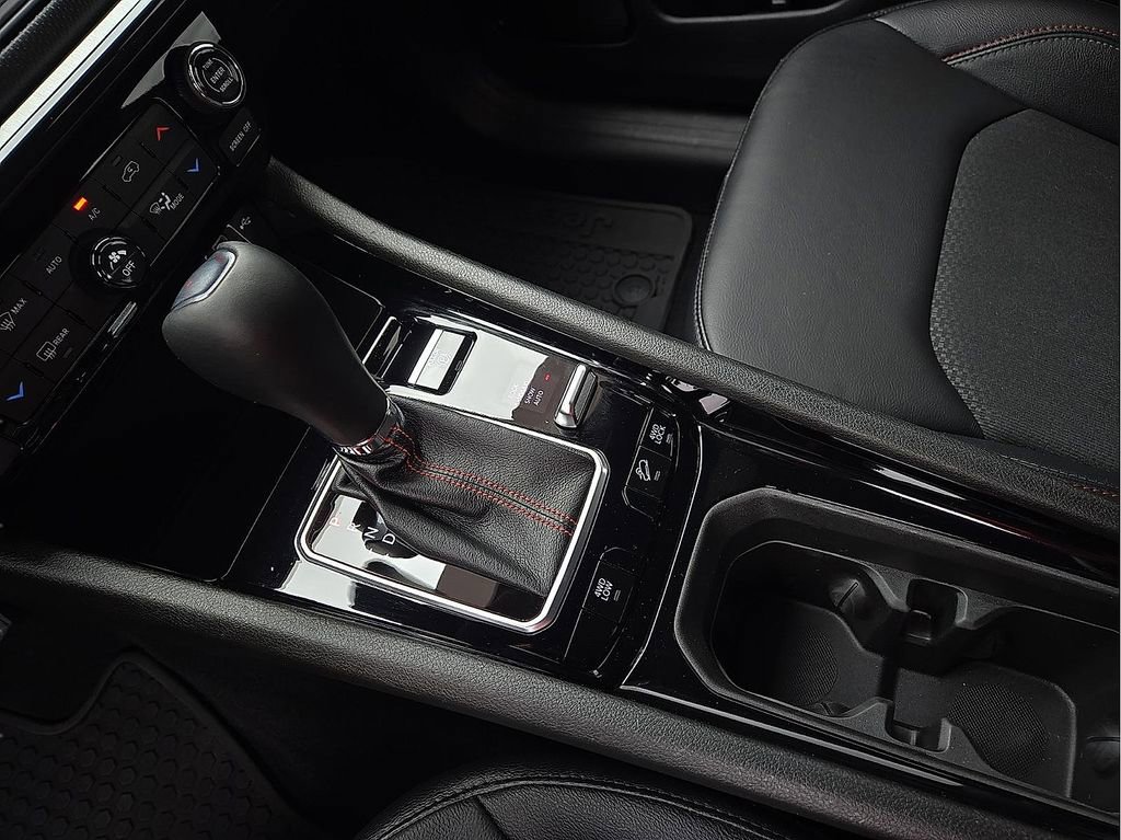 Used 2025 Jeep Compass Trailhawk AWD/4WD image 20