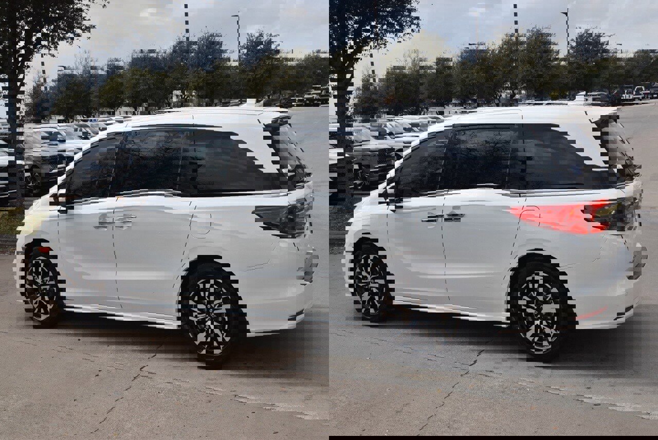 Used 2018 Honda Odyssey Elite image 11