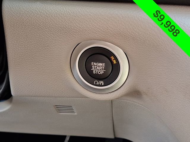 Used 2017 Chrysler Pacifica Touring-L w/ Tire & Wheel Group image 29