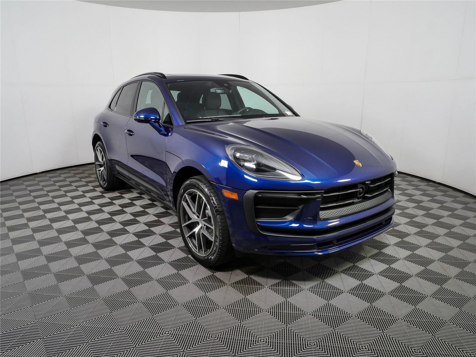 New 2026 Porsche Macan Turbo AWD/4WD image 28