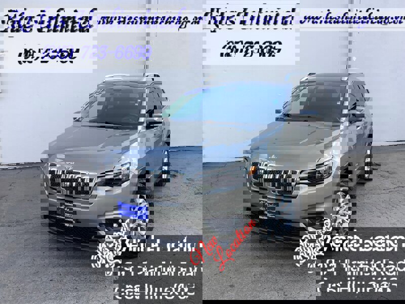 Used 2019 Jeep Cherokee Latitude w/ Cold Weather Group image 1