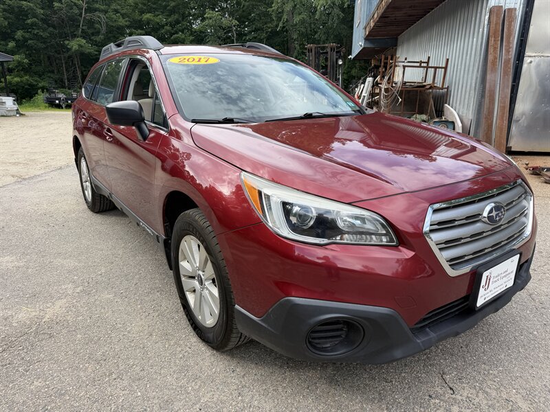 Used 2017 Subaru Outback 2.5i AWD/4WD image 3