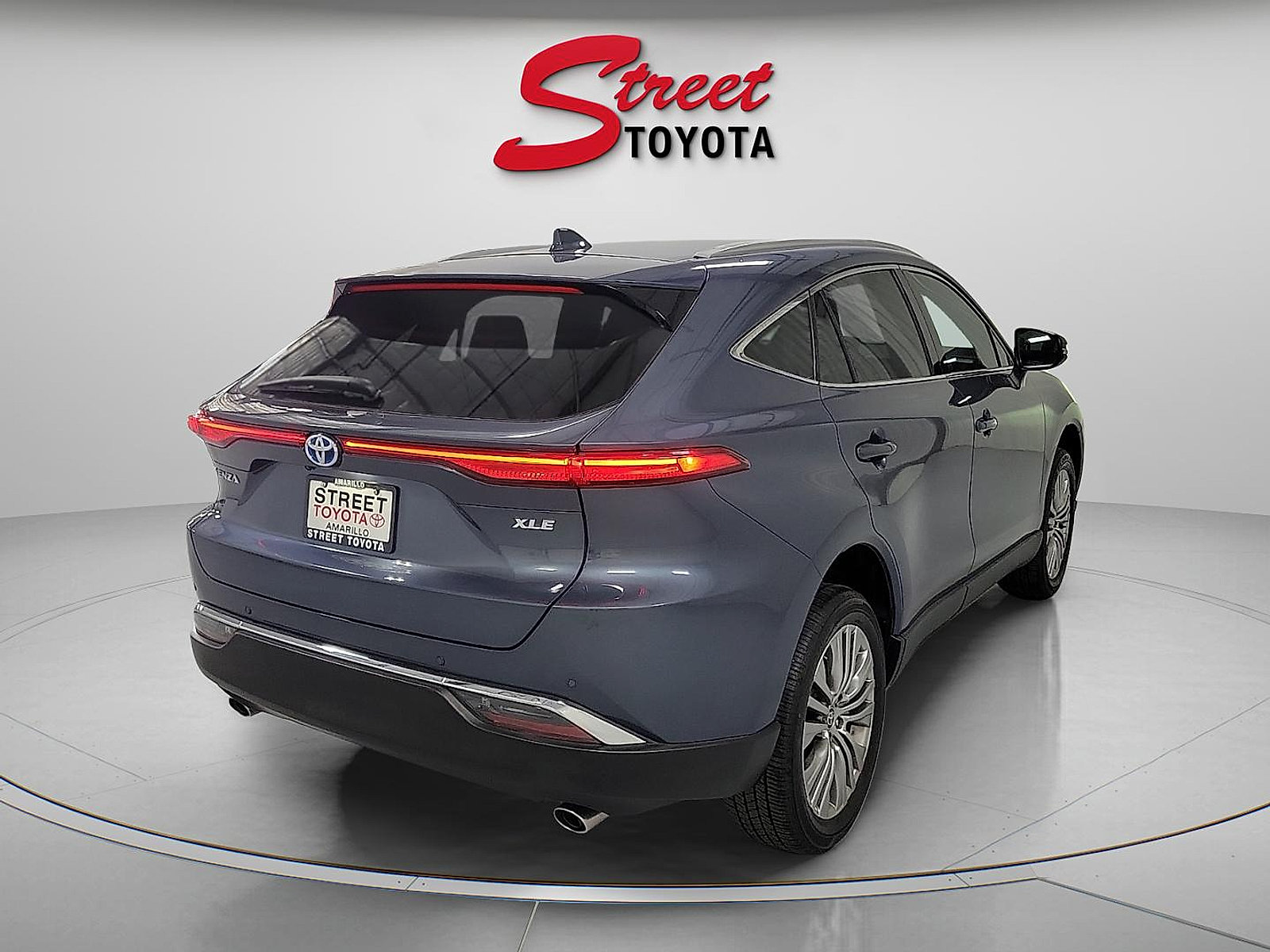 Certified 2024 Toyota Venza XLE AWD/4WD image 4