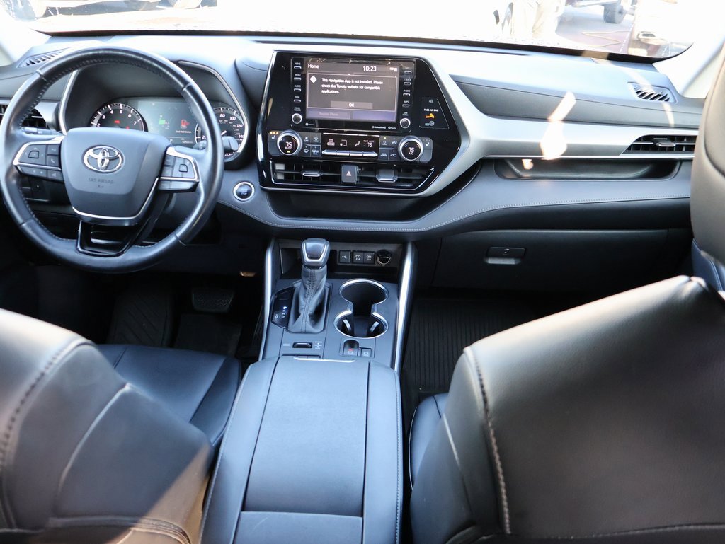 Used 2020 Toyota Highlander XLE image 13