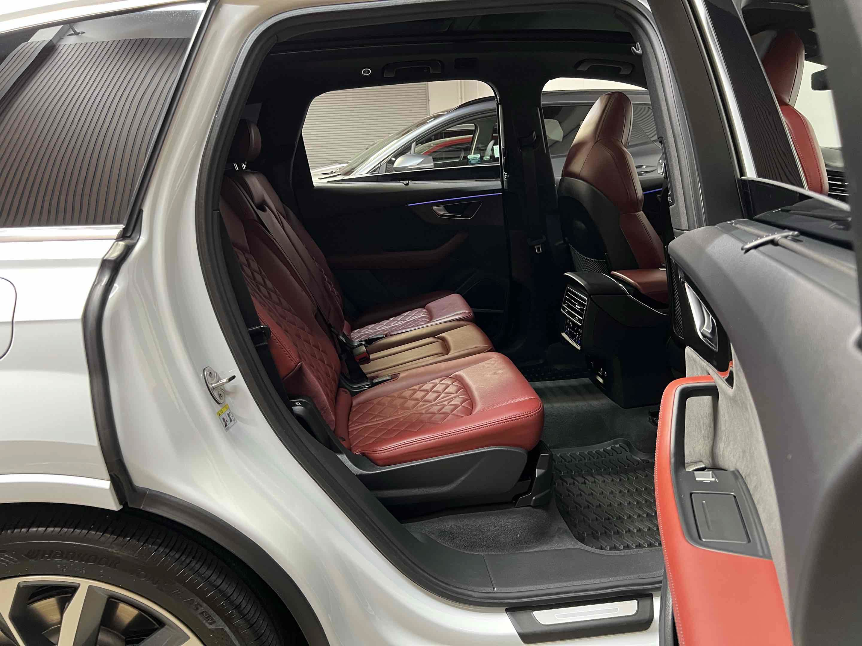 Used 2022 Audi SQ7 Prestige w/ Prestige Package AWD/4WD image 31
