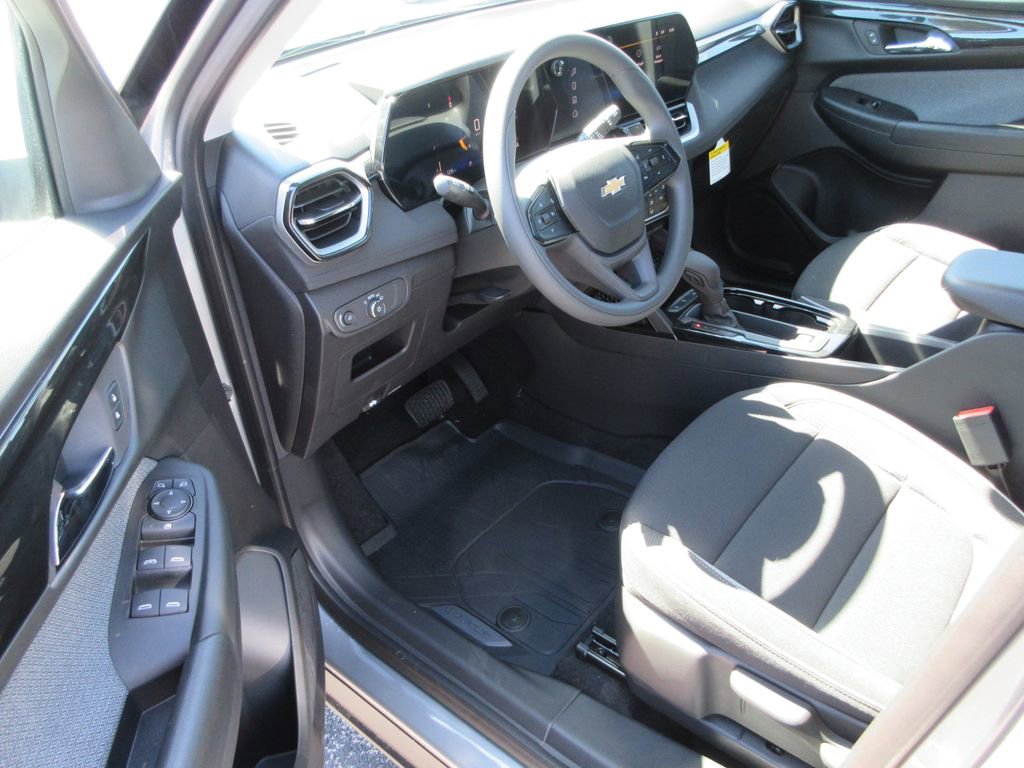 New 2026 Chevrolet TrailBlazer LT w/ LPO, Blackout Package FWD image 12