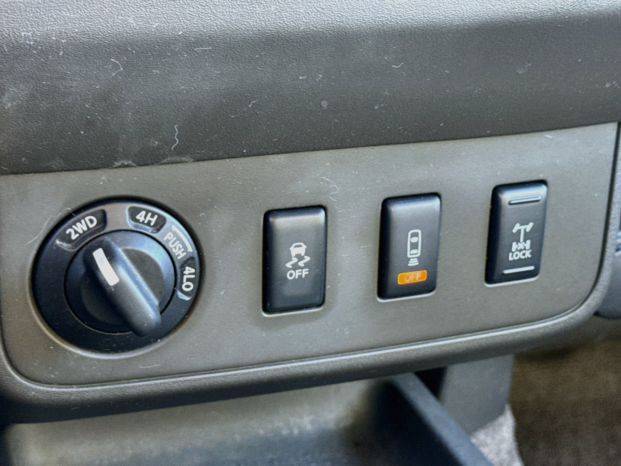 Used 2013 Nissan Frontier PRO-4X AWD/4WD image 17