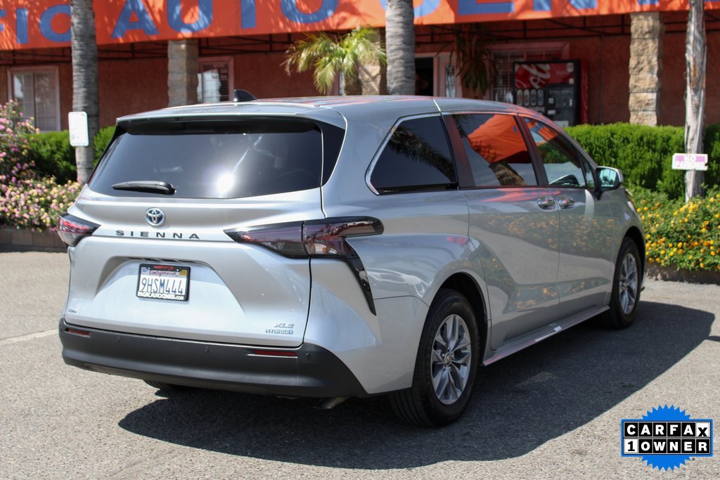 Used 2023 Toyota Sienna XLE image 11