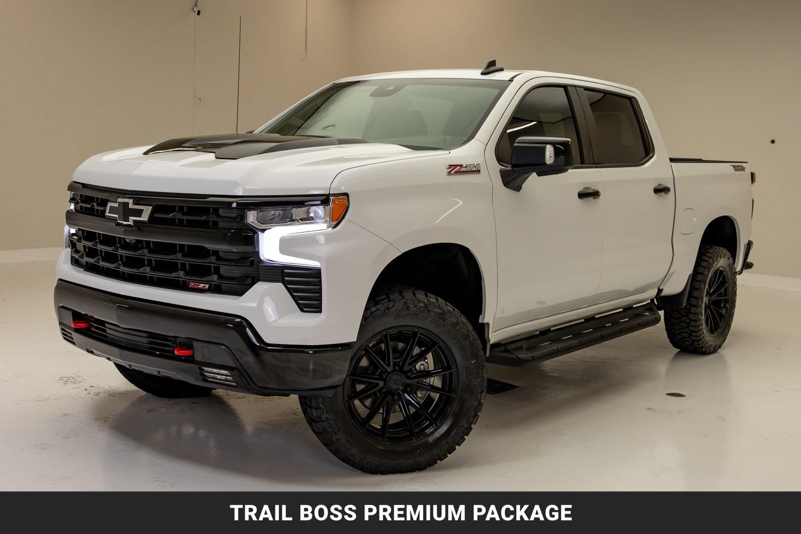 Used 2022 Chevrolet Silverado 1500 LT Trail Boss w/ LT Trail Boss Premium Package AWD/4WD image 5