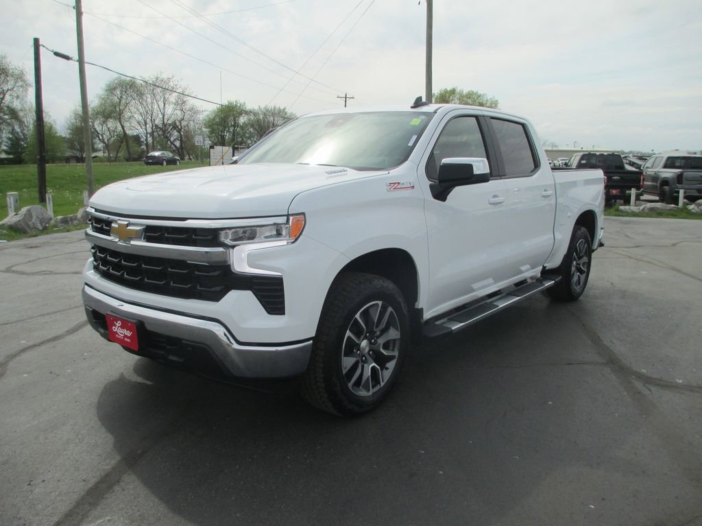 Used 2025 Chevrolet Silverado 1500 LT AWD/4WD image 11