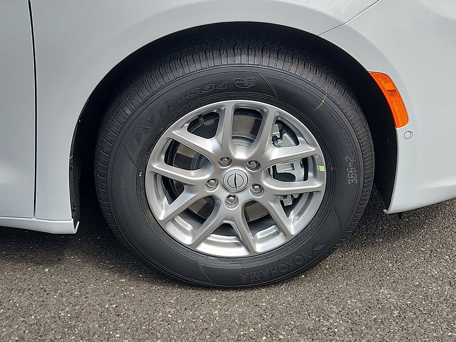 New 2026 Chrysler Pacifica Select image 5