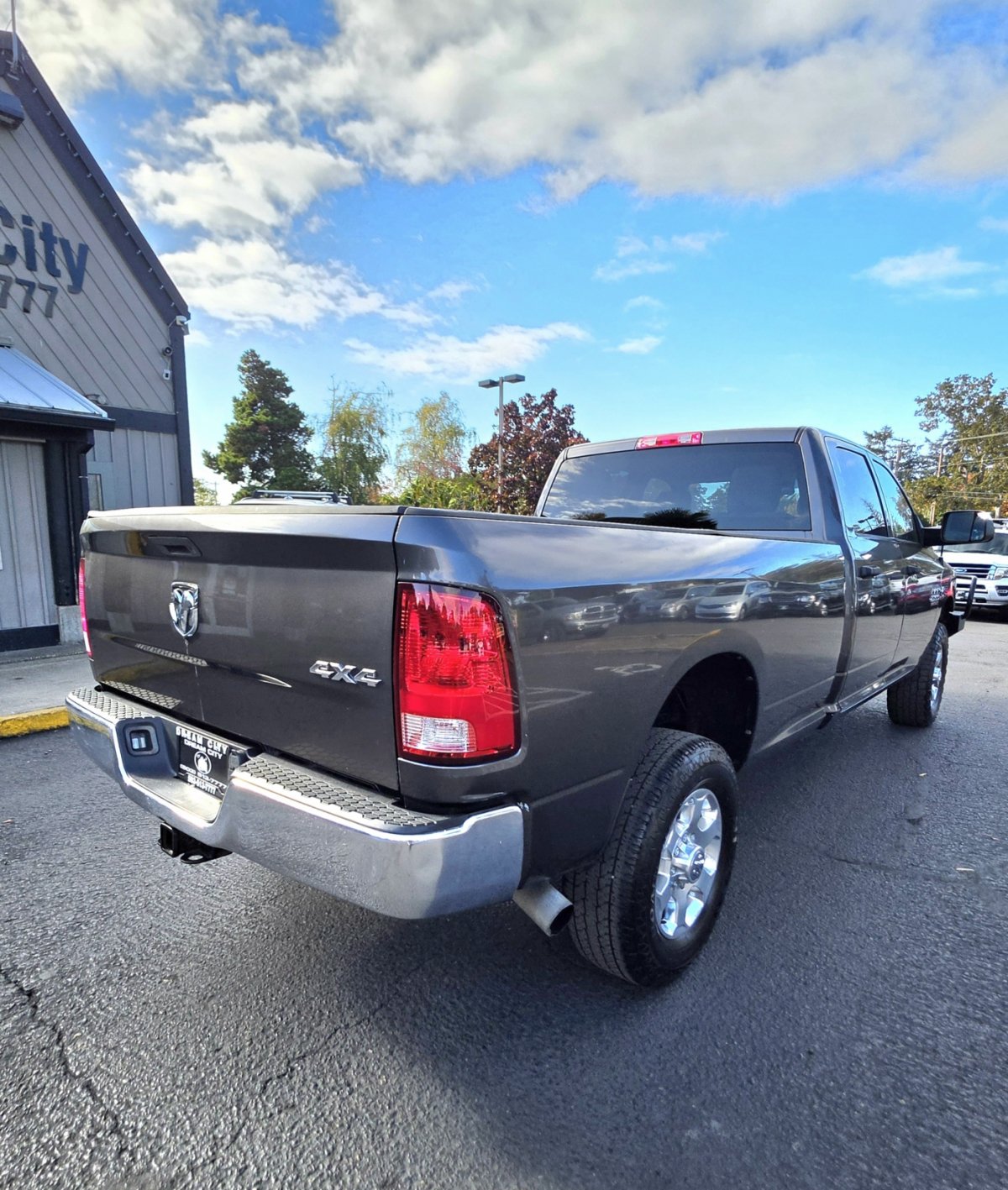 Used 2014 RAM 2500 Tradesman w/ Chrome Appearance Group AWD/4WD image 10