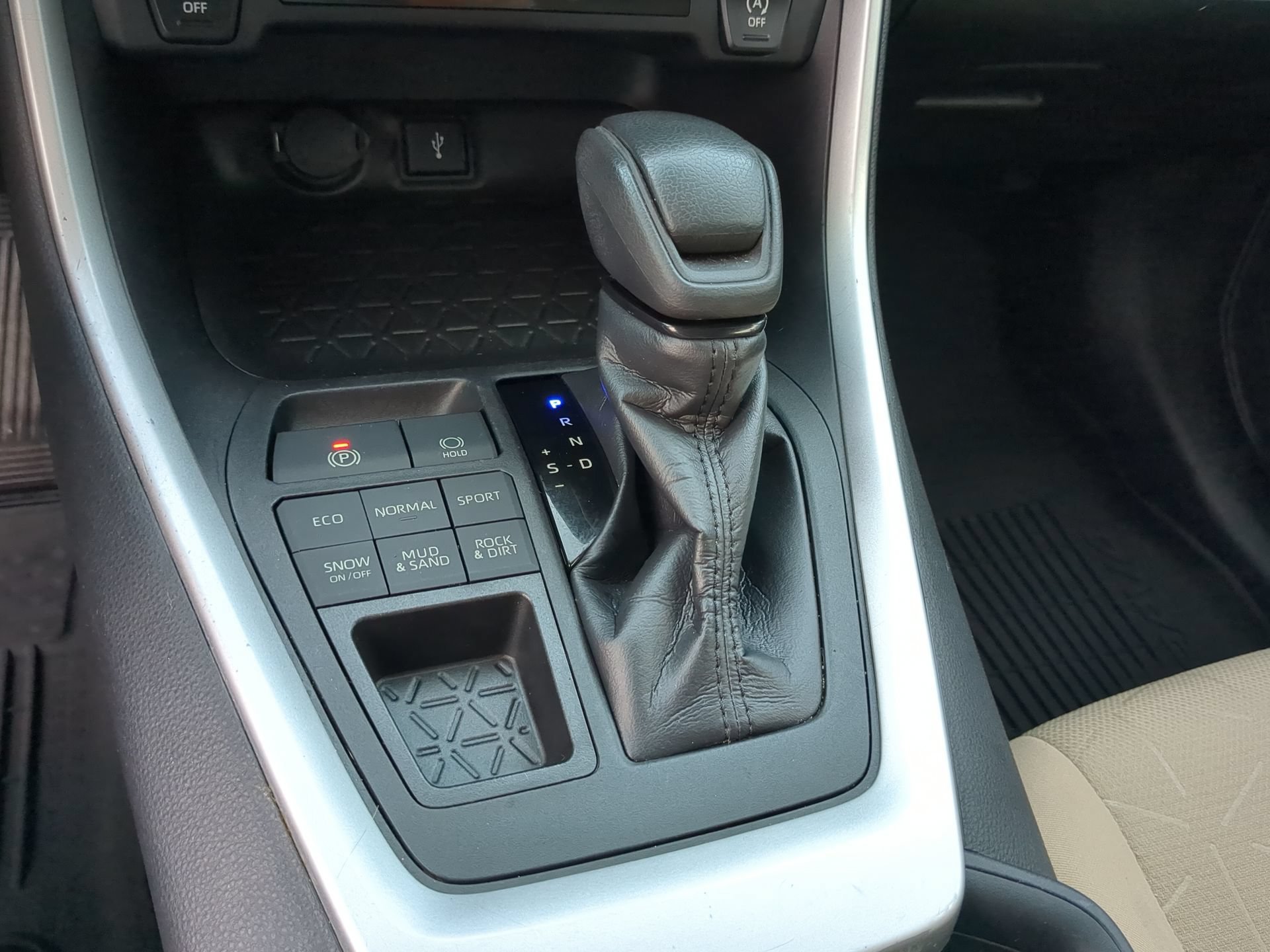 Used 2021 Toyota RAV4 XLE AWD/4WD image 60
