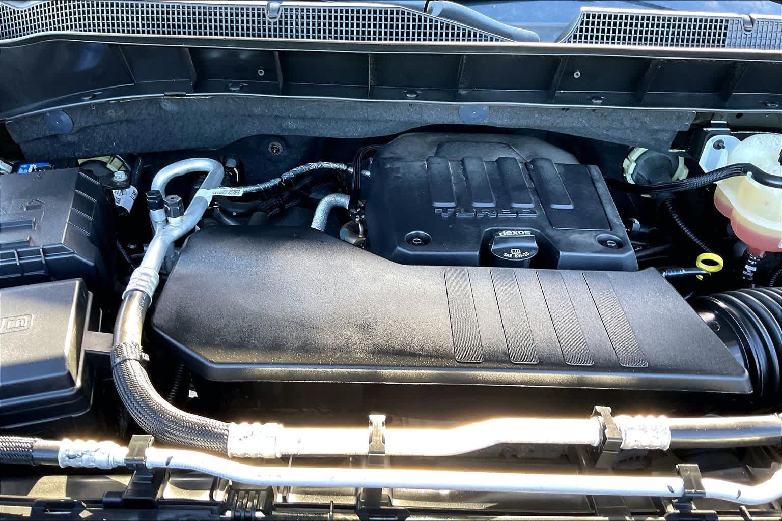 Used 2022 Chevrolet Silverado 1500 LT AWD/4WD image 31