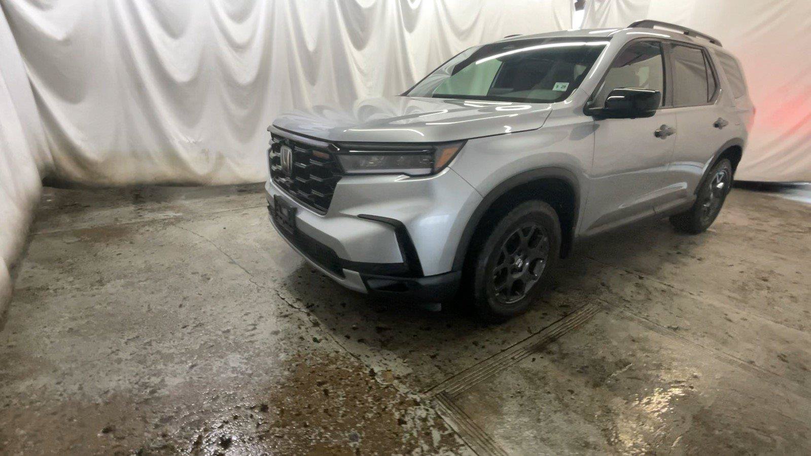 Certified 2025 Honda Pilot TrailSport image 13