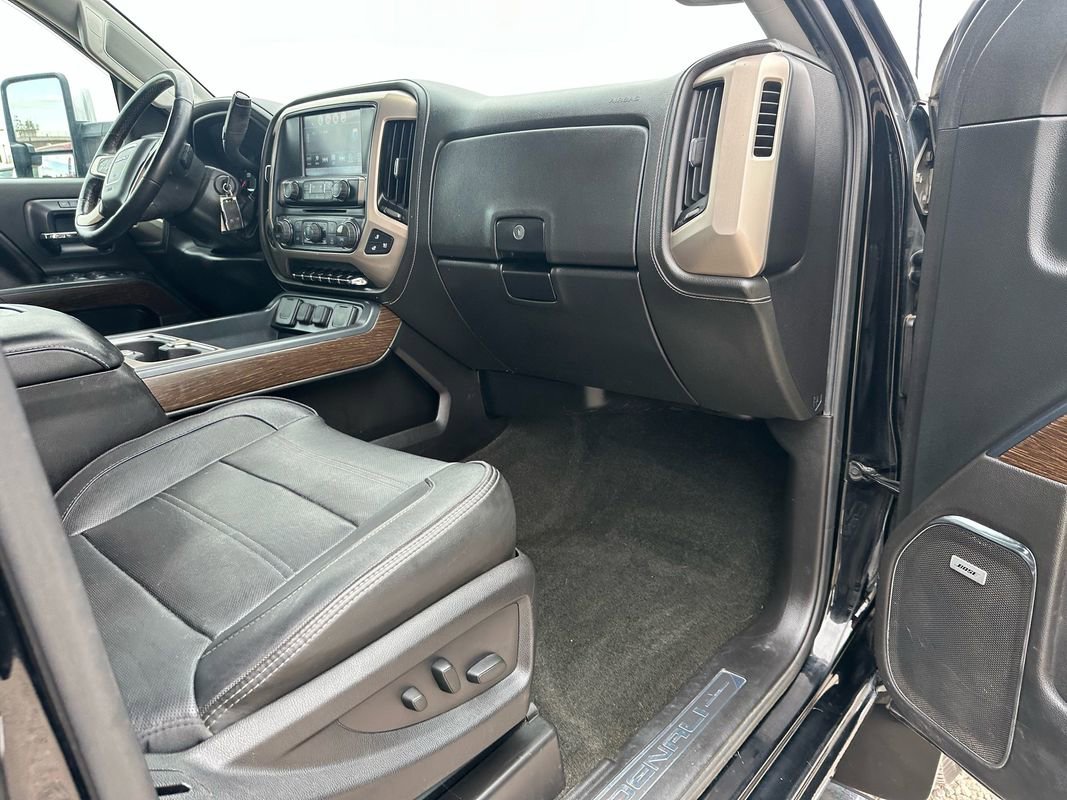 Used 2017 GMC Sierra 3500 Denali w/ Duramax Plus Package image 14