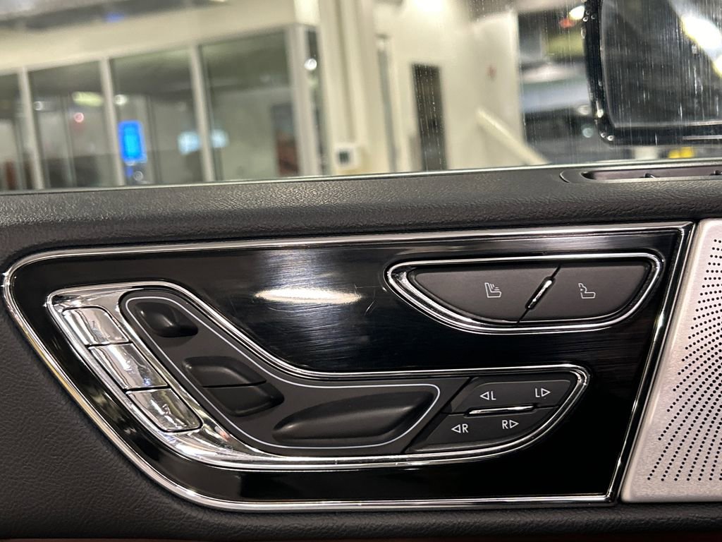 Certified 2023 Lincoln Navigator Reserve AWD/4WD image 21