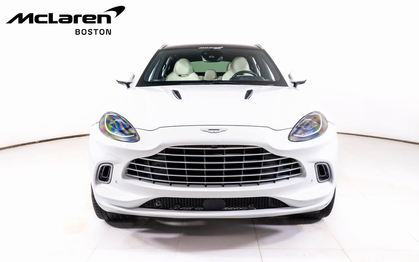 Used 2022 Aston Martin DBX image 8