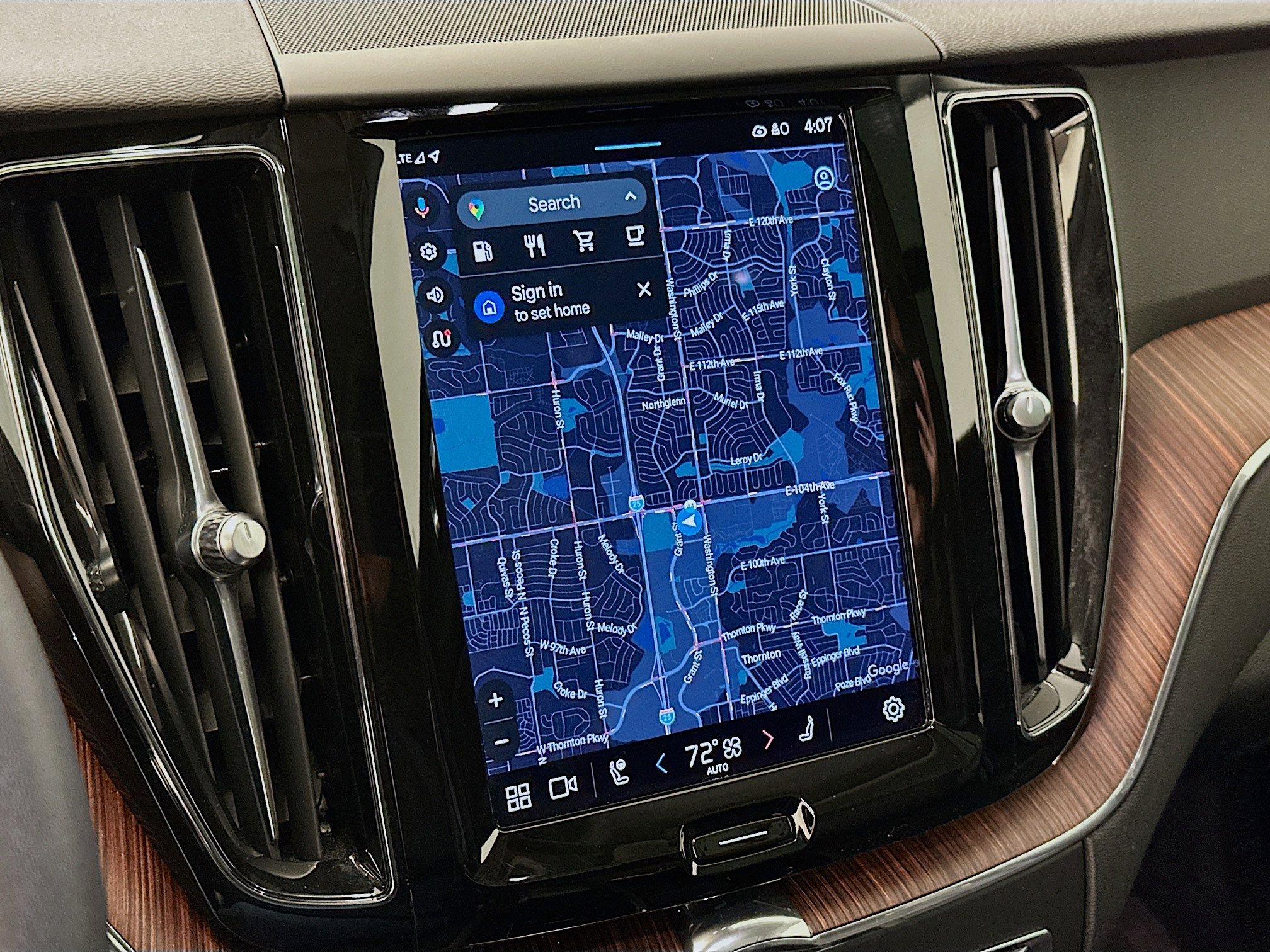 Used 2023 Volvo XC60 B5 Plus w/ Climate Package image 22