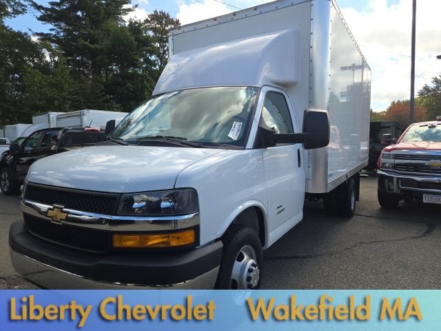 Used 2024 Chevrolet Express 4500 w/ Power Convenience Package RWD image 2