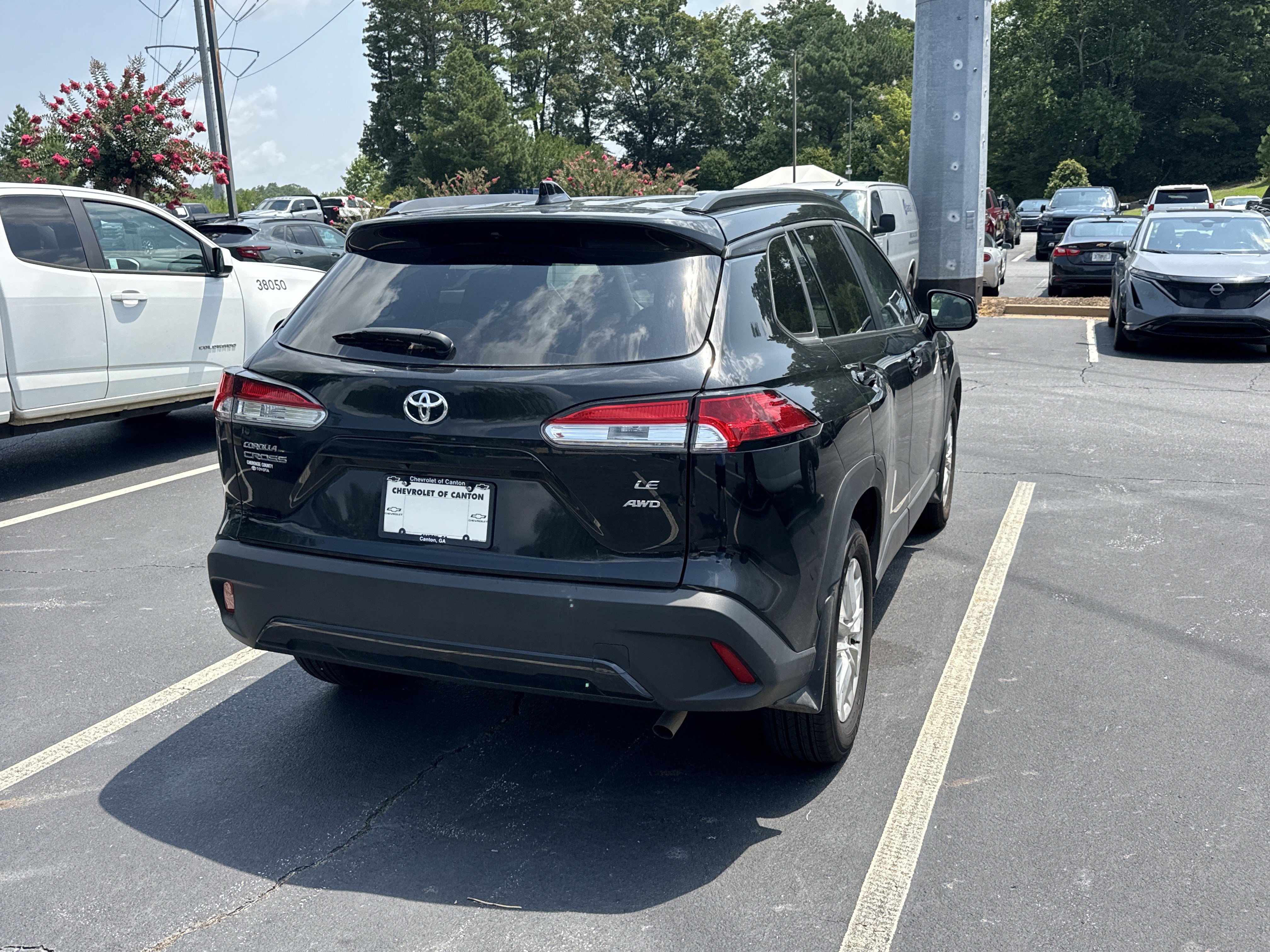 Used 2024 Toyota Corolla Cross LE AWD/4WD image 4