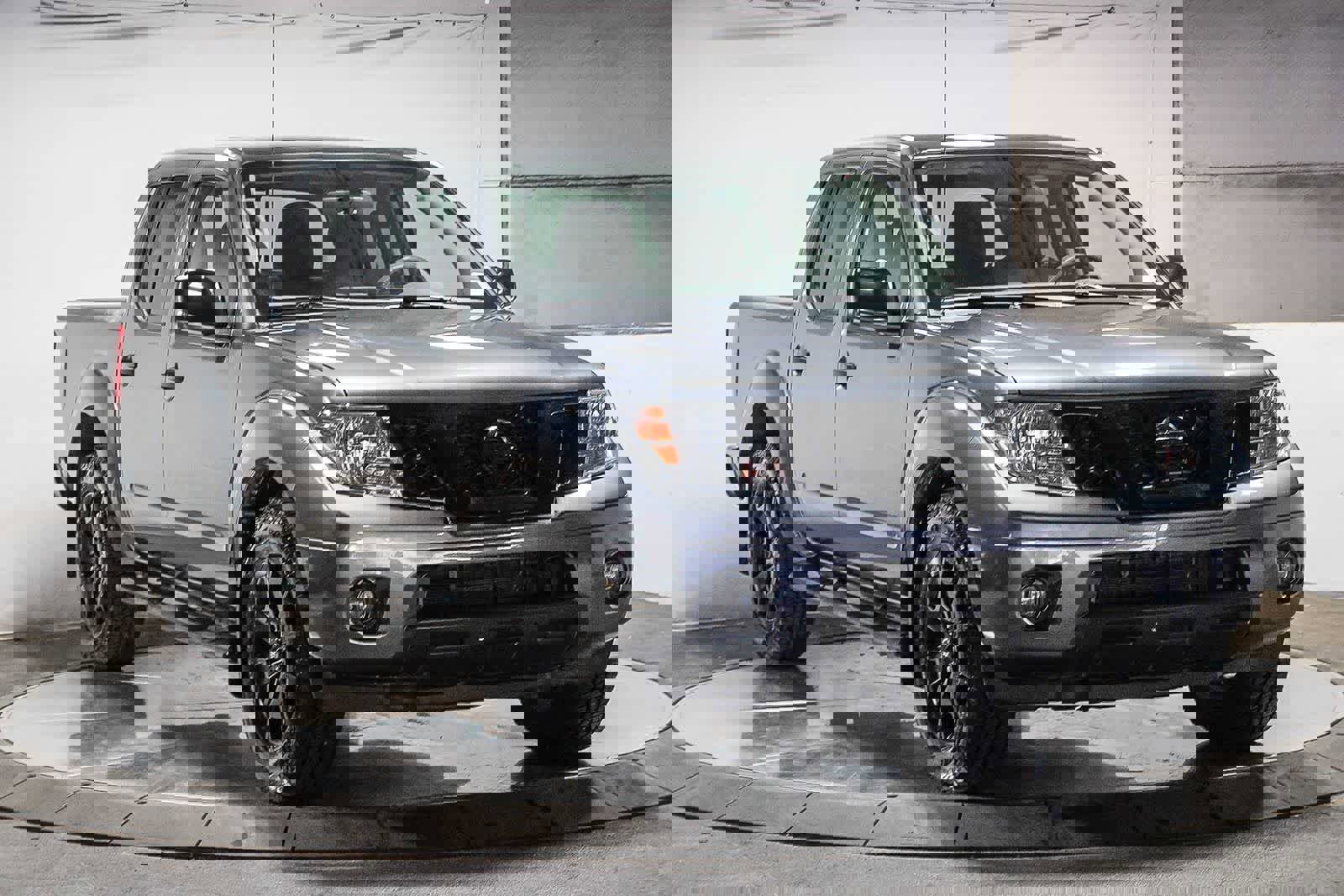 Used 2020 Nissan Frontier SV w/ Midnight Edition Floor Mats image 3