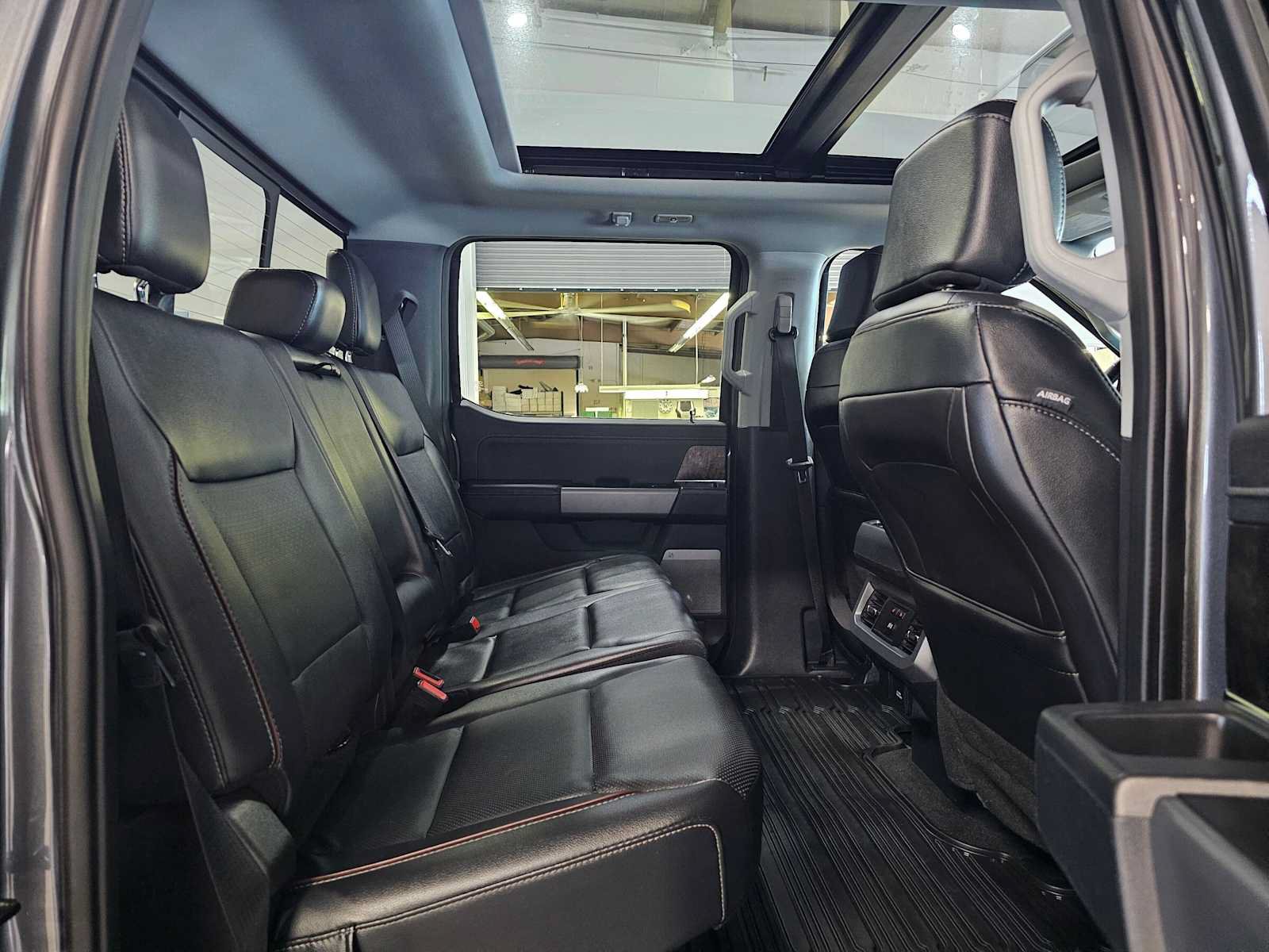 Used 2024 Ford F250 Lariat w/ Black Appearance Package AWD/4WD image 12