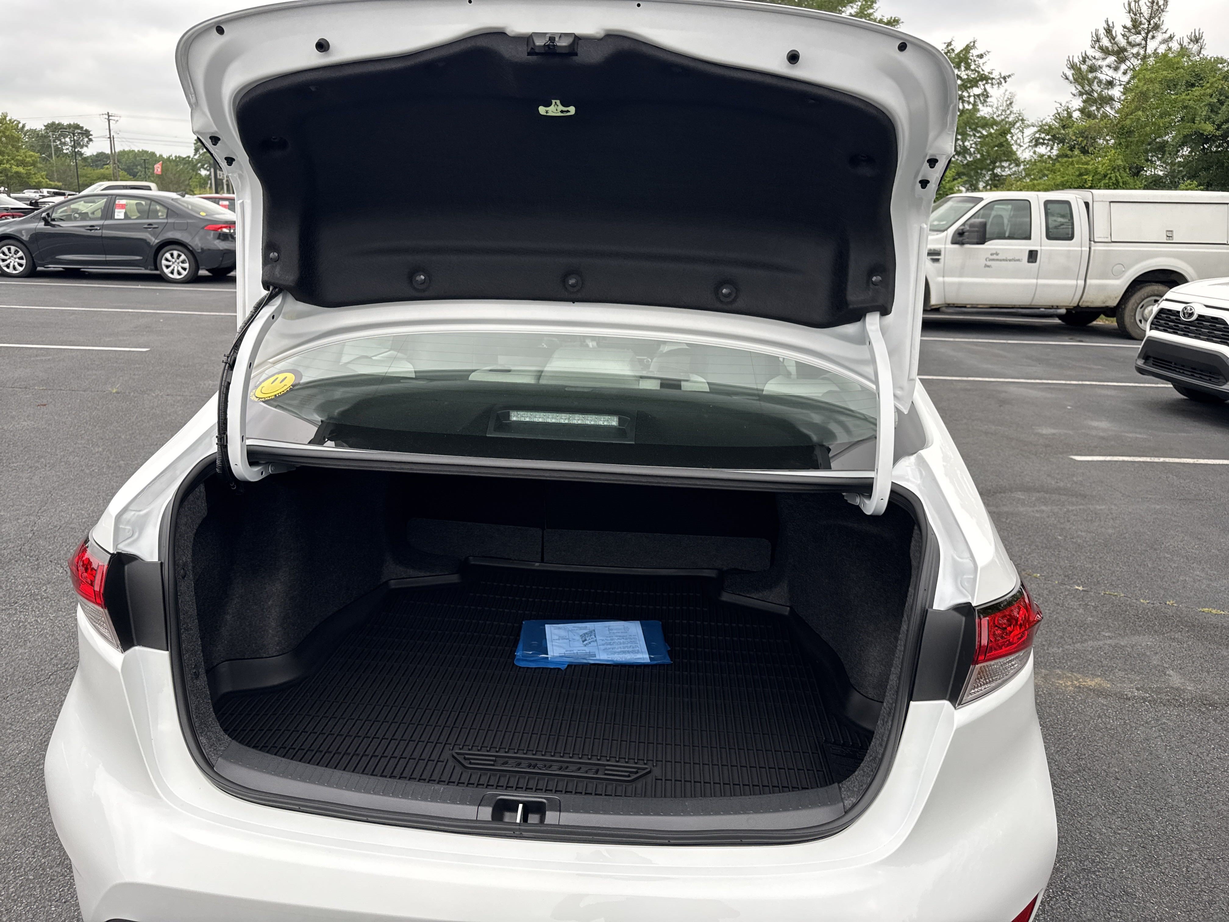 New 2025 Toyota Corolla LE w/ Convenience Package FWD image 36