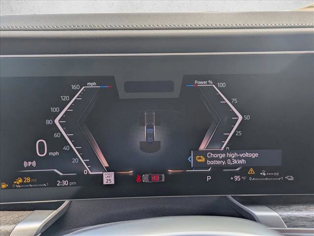 New 2026 BMW 750e xDrive image 9