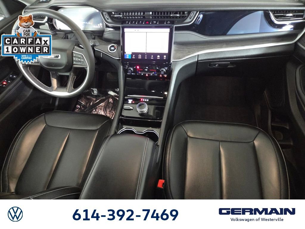 Used 2023 Jeep Grand Cherokee L Limited w/ Black Appearance Package image 24