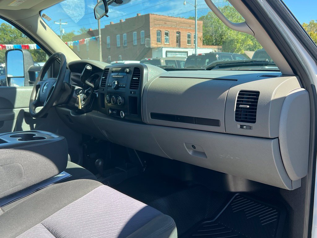 Used 2011 Chevrolet Silverado 2500 W/T AWD/4WD image 16