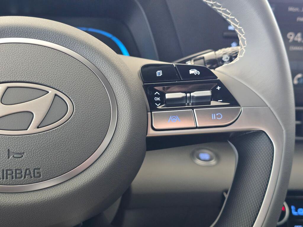 New 2026 Hyundai Elantra Sport FWD image 21