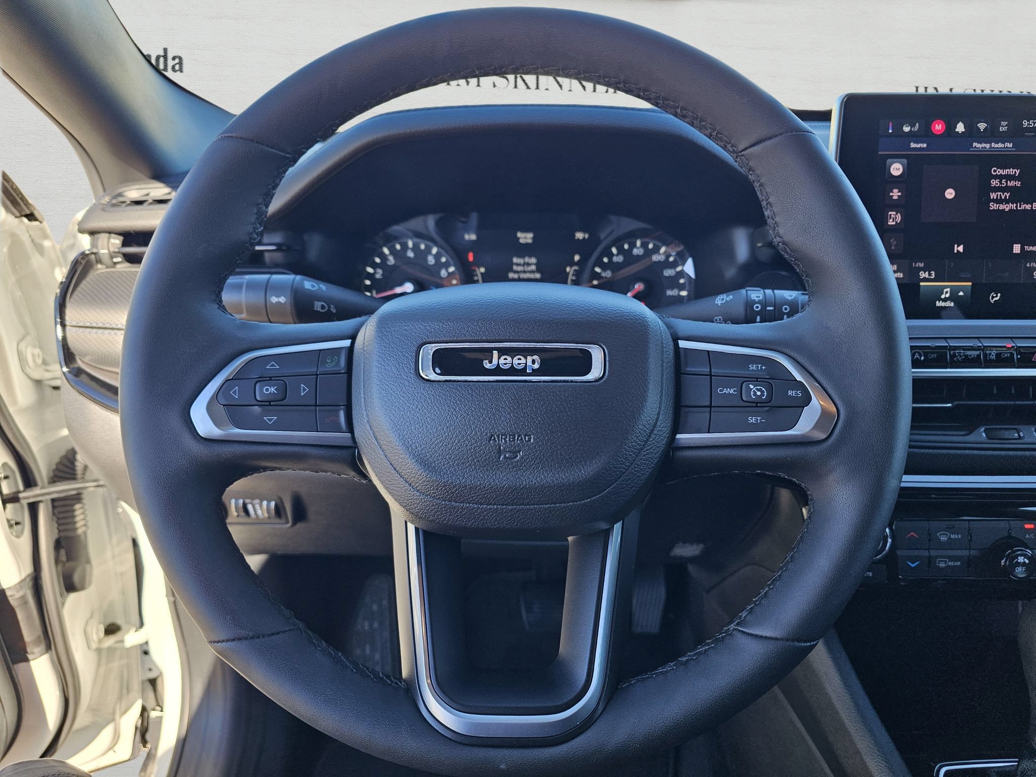 Used 2026 Jeep Compass Latitude AWD/4WD image 19