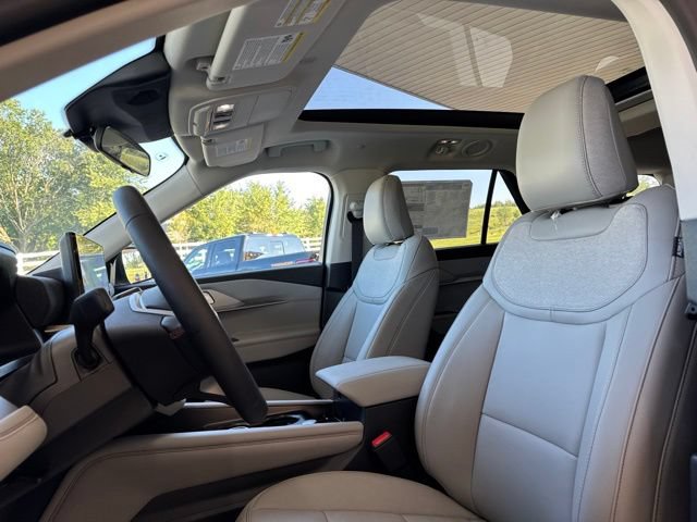 New 2026 Ford Explorer Active w/ Active Comfort Package AWD/4WD image 3