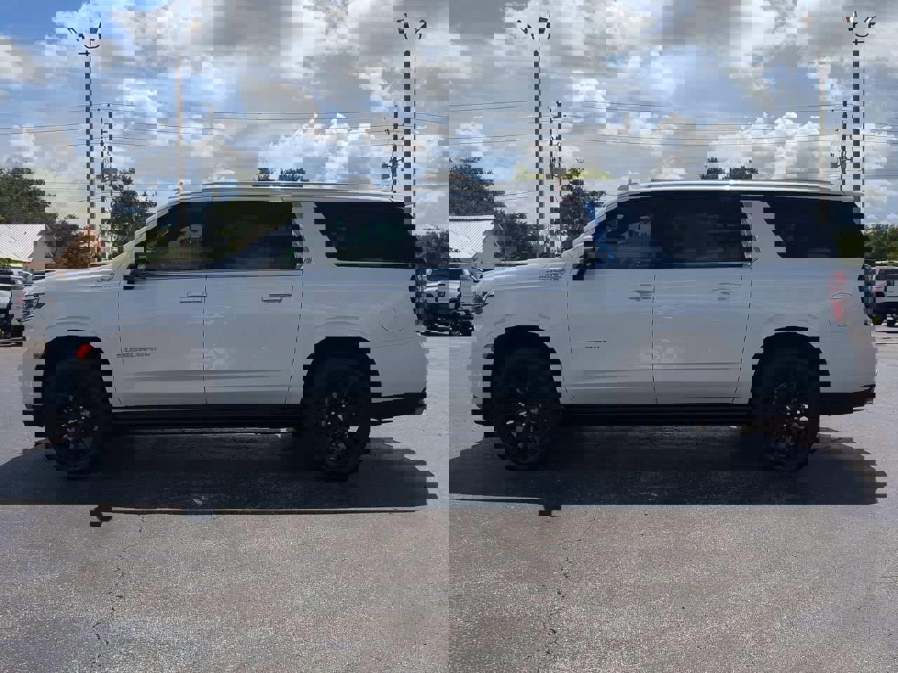 Used 2024 Chevrolet Suburban High Country image 7