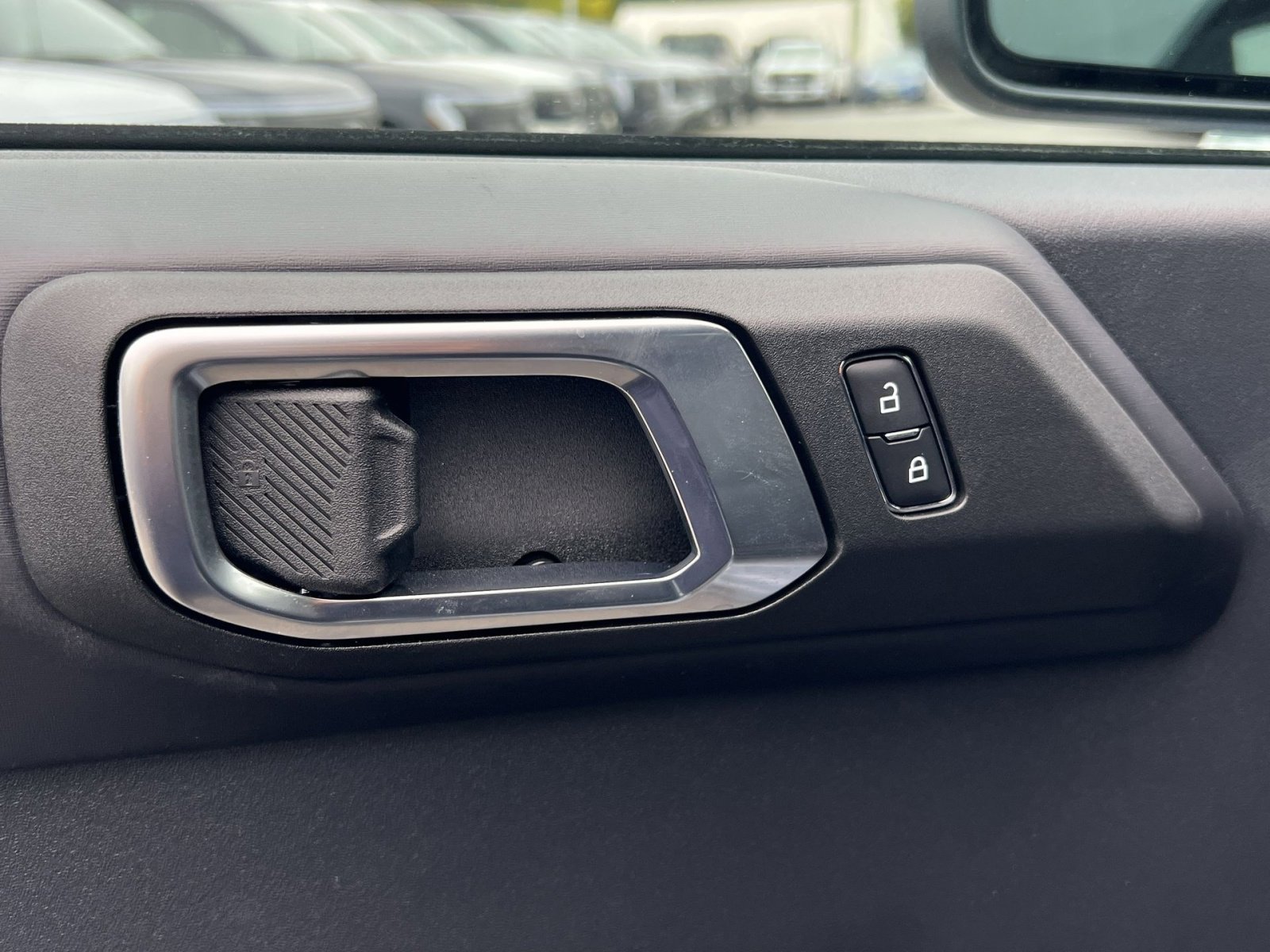 New 2025 Ford Bronco Badlands image 15